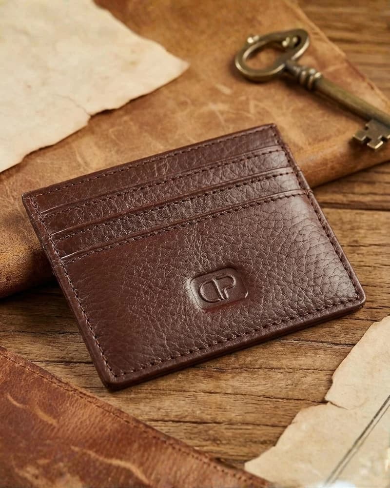 محفظة دي بيلي الجلد الطبيعي لحفظ بطاقات الائتمان — Textured Brown — 2
