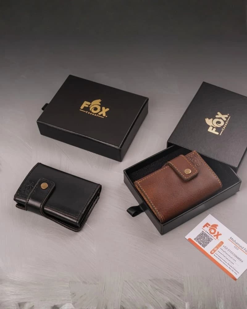 محفظة جلد دي بيلي المدمجة مع حامل بطاقات محمي من RFID — Black — 2